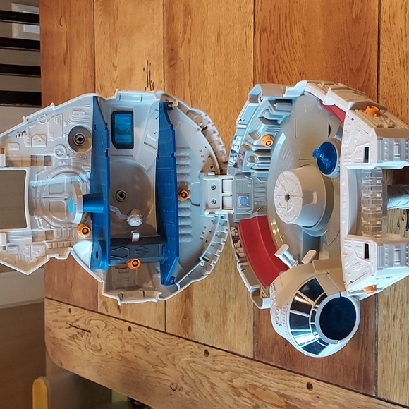 Star Wars Millennium Falcon with 5 action figures - Picture 2 of 10